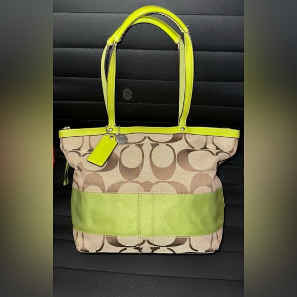 Coach Handbags - 🦋 Coach Signature Canvas Tote like new💕💕dust bag